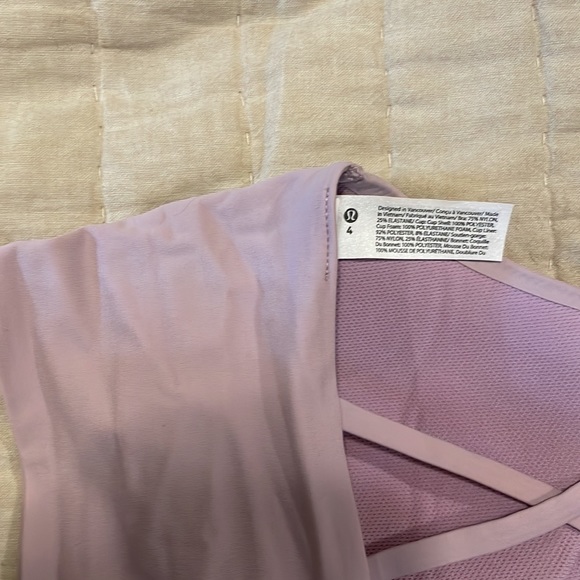 NWT Lululemon high neck sports bra - Picture 7 of 8